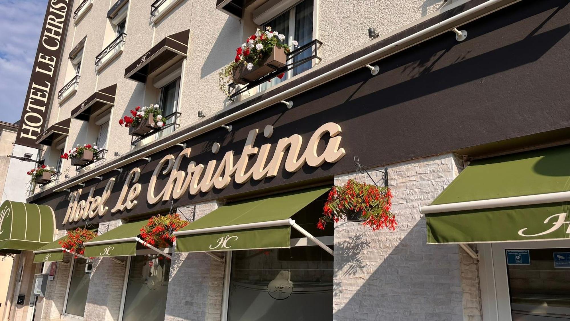 Logis - Le Christina Hotel Bourges Bagian luar foto