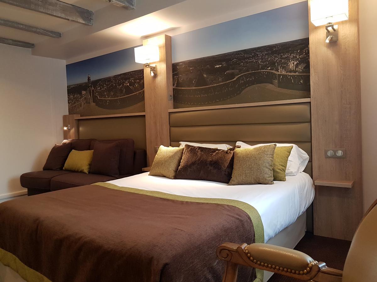 Logis - Le Christina Hotel Bourges Bagian luar foto